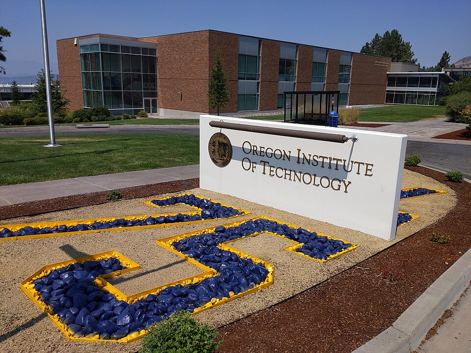 Campus of Oregon Institute of Technology, Klamath Falls, OR