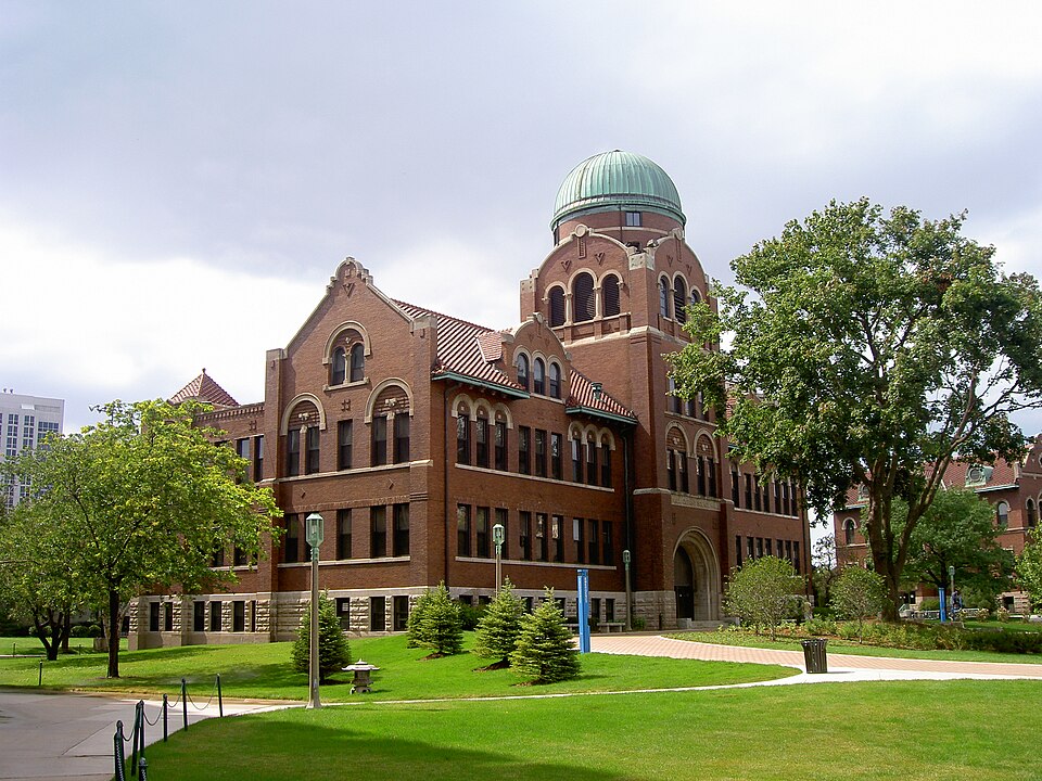 Campus of Loyola University Chicago, Chicago, IL